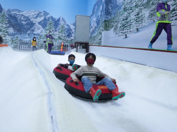 Trans Snow World Bekasi, Indonesia